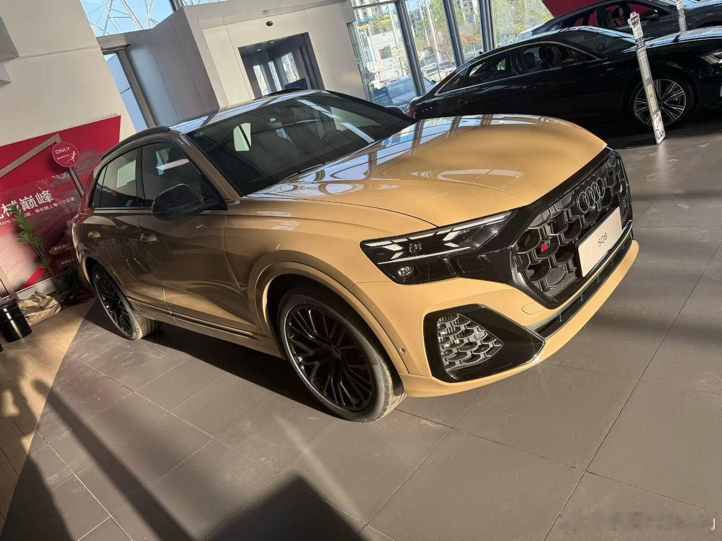 奥迪SQ8预售指导价114万 超级限量 也就是20台现车… 目前有一台车名额