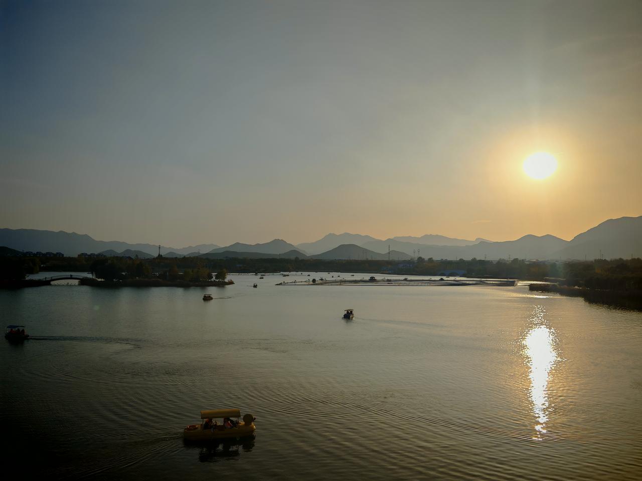 1981年巴西亚马逊奥比多斯河段，载着500余人的客船，突然倾覆，300余人瞬间