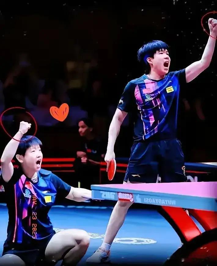 莎莎足部受伤退赛，心疼莎莎，待会还要打混双决赛，宝贝加油！[加油][加油][加油