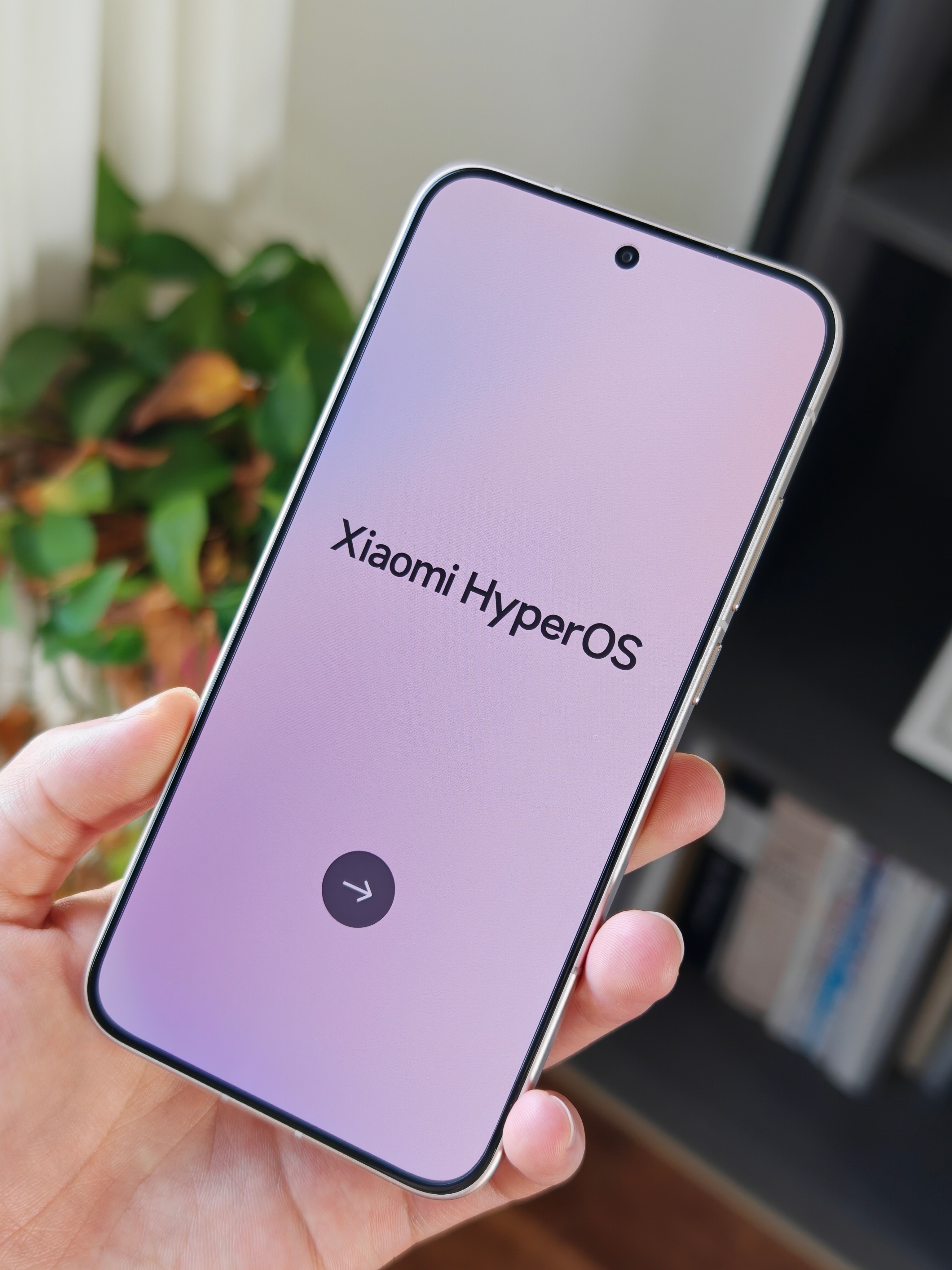 REDMI Turbo4 Pro，新增粉金色，果味大R角直屏+金属中框+玻璃机身