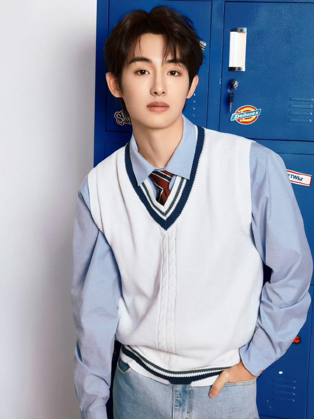 董思成新商务娇韵诗3.1官宣 