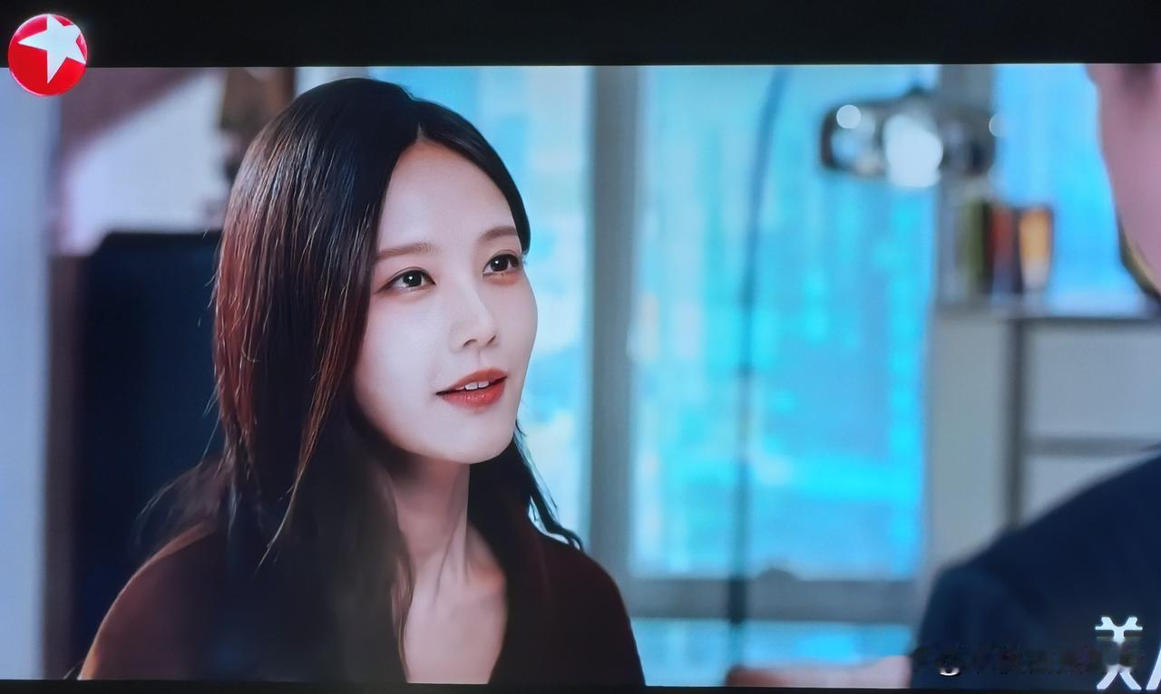 我绝对不是重口味！
三条美人鱼，我选第二个。