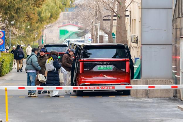 1月25日春晚二次彩排，魏牌高山这"品质生活"的代言真的太到位了！从外观设计到内