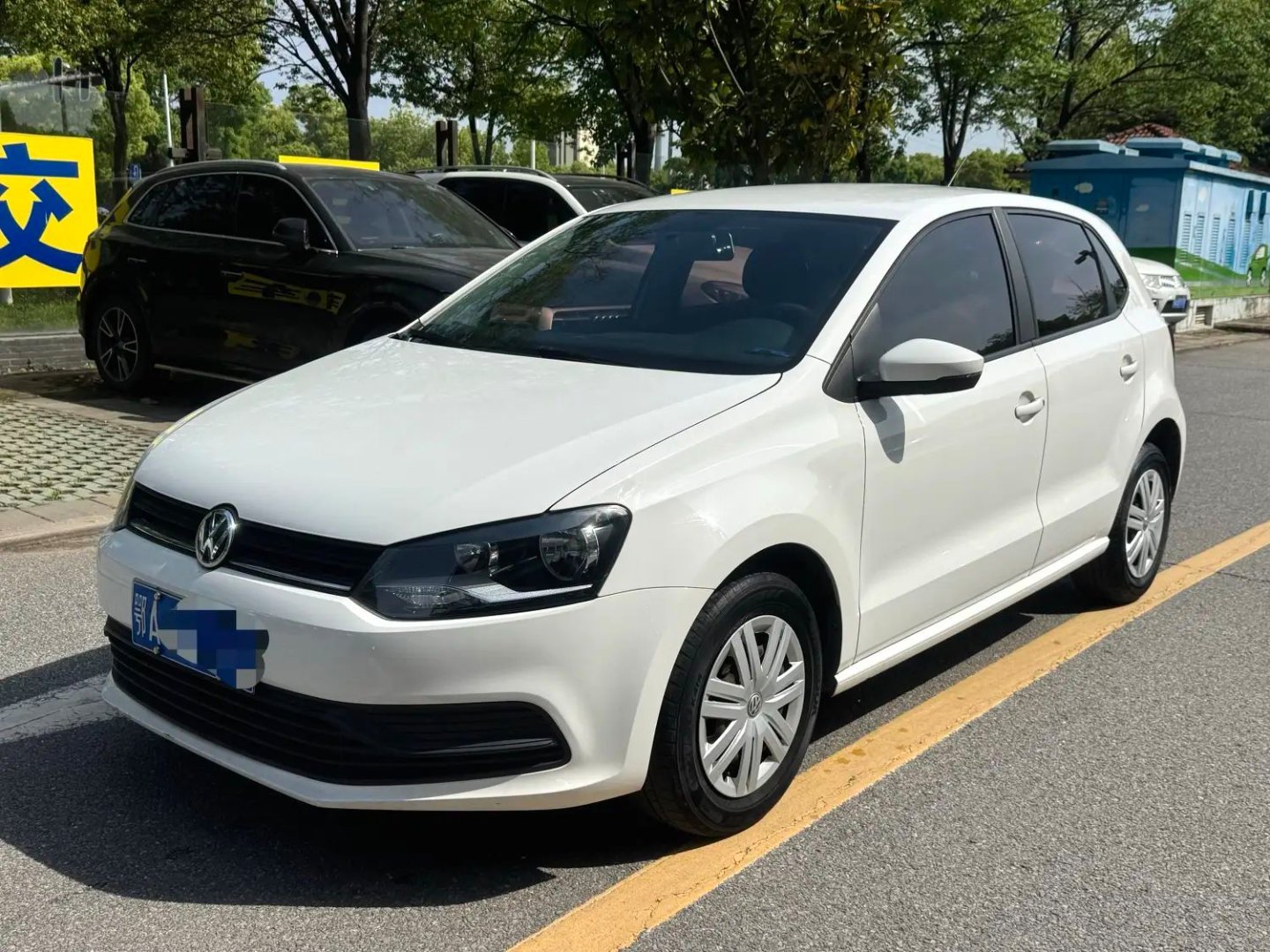 新到19年大众POLO 1.5L 安驾型自动挡，真皮座椅带大屏导航和倒车影像，到