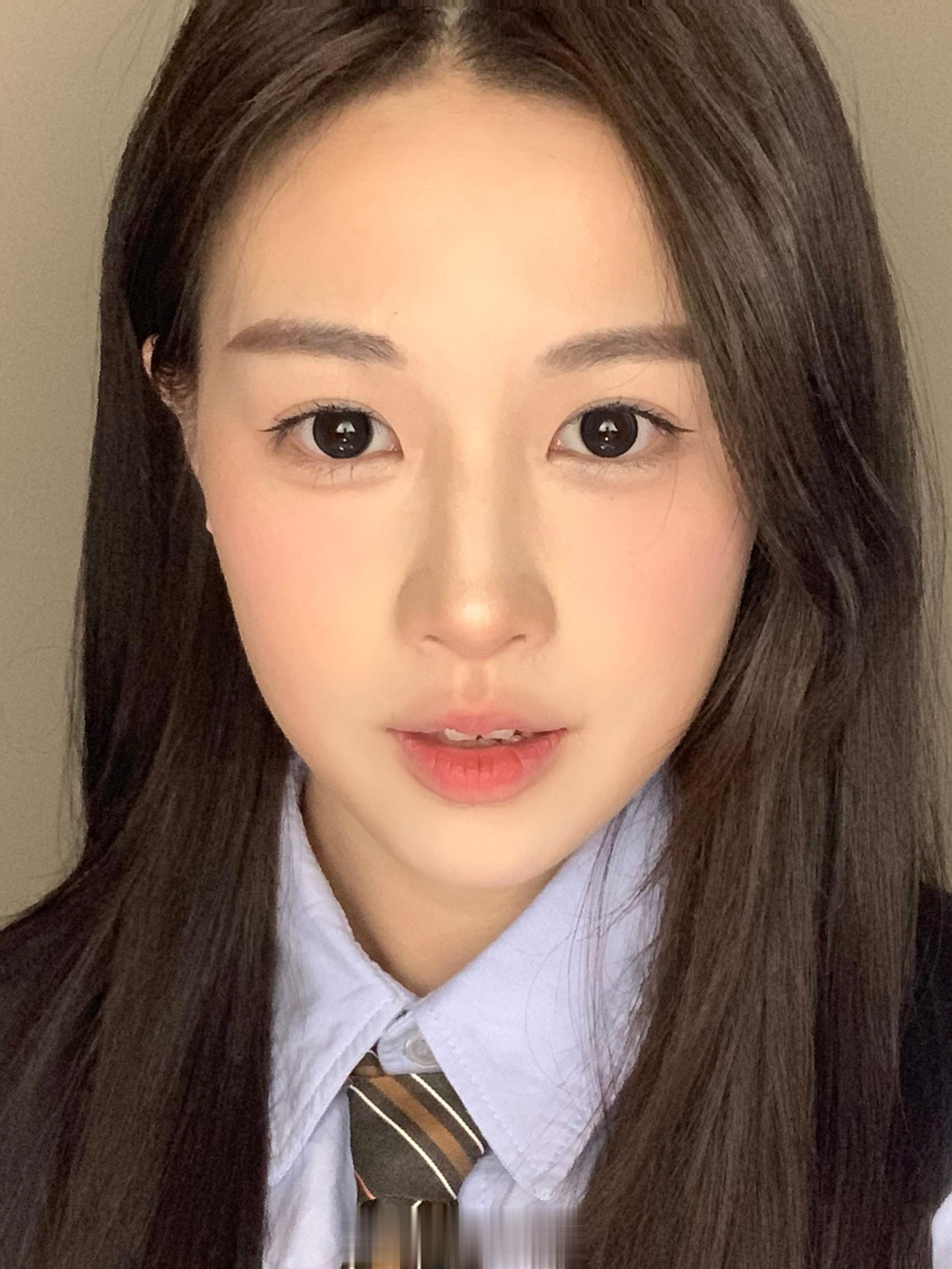 你好，今年十八✌🏻️ ​​​