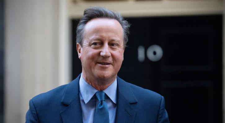 卡梅伦称乌克兰和中东的冲突是艰巨的挑战


英国外交部新任负责人戴维·卡梅伦（D