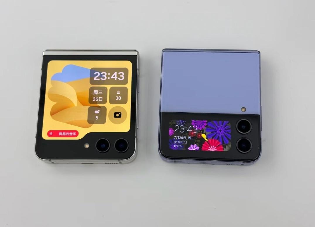 #三星发布会# Galaxy Z Flip 5的外观表现令人惊叹。其内在强大引发