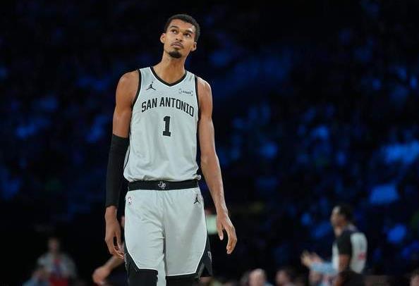 要说雷霆长期的对手，只能是马刺。马刺和雷霆一样，年轻、攻防一体、有大杀器。而且随