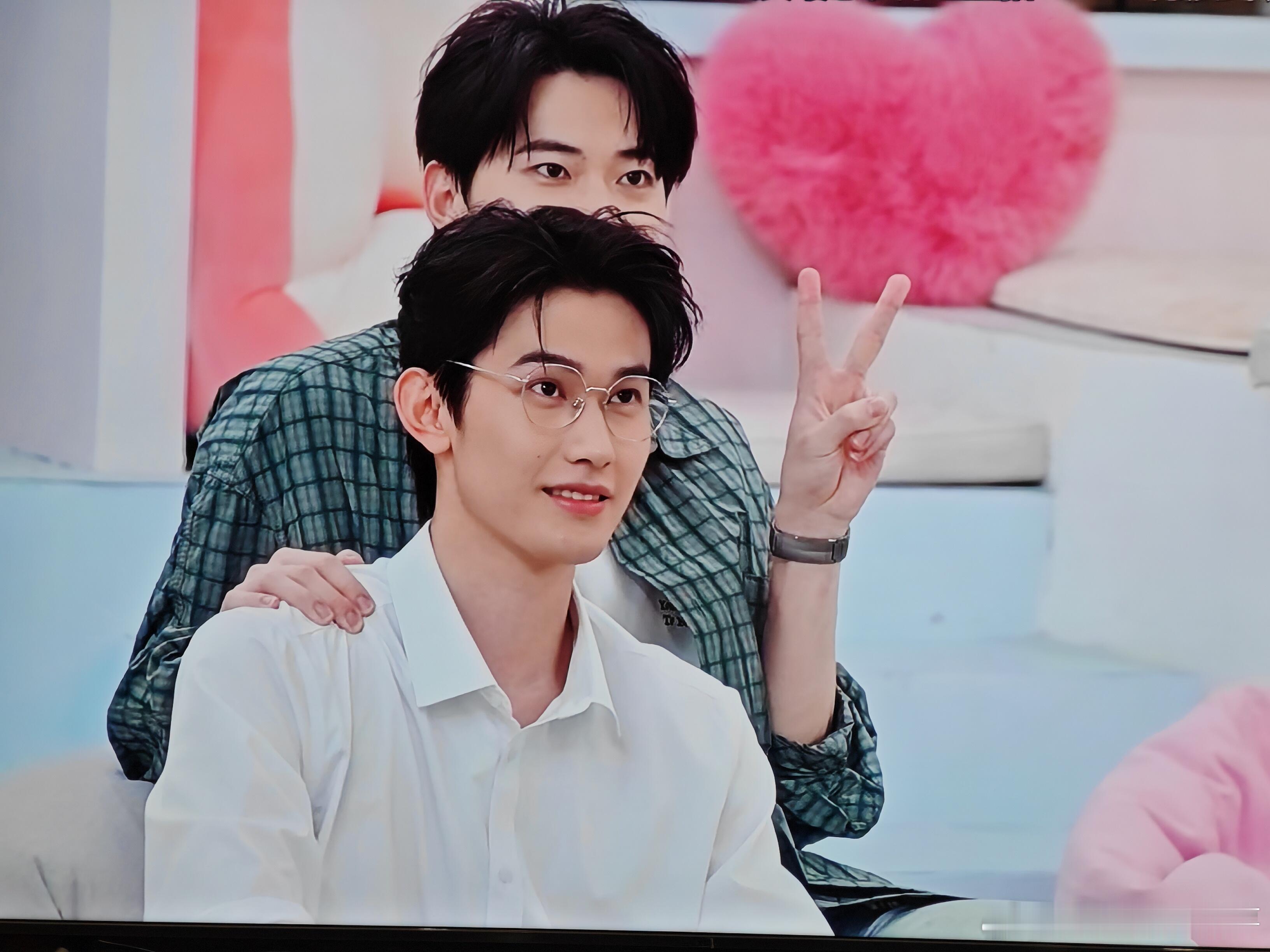 “hot nerd”方医生请尽快确定心意💝🍬加更和花絮果然是方医生的统治区哈