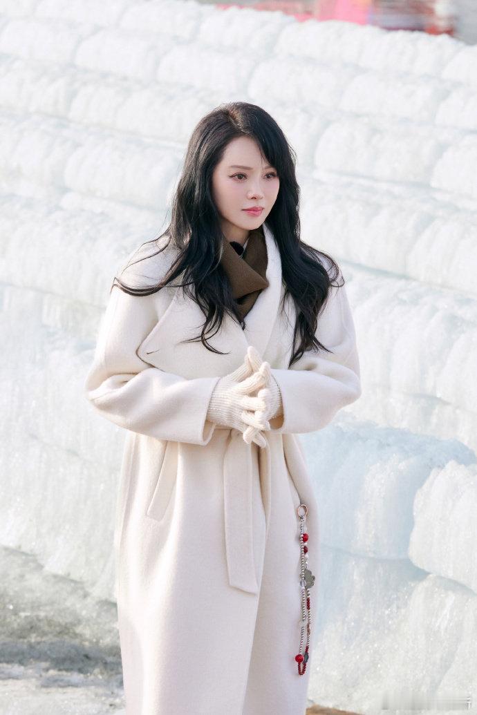 秦昊送了伊能静人生第一条秋裤 伊能静的第一条秋裤是秦昊送的。以前收过的礼物可能是