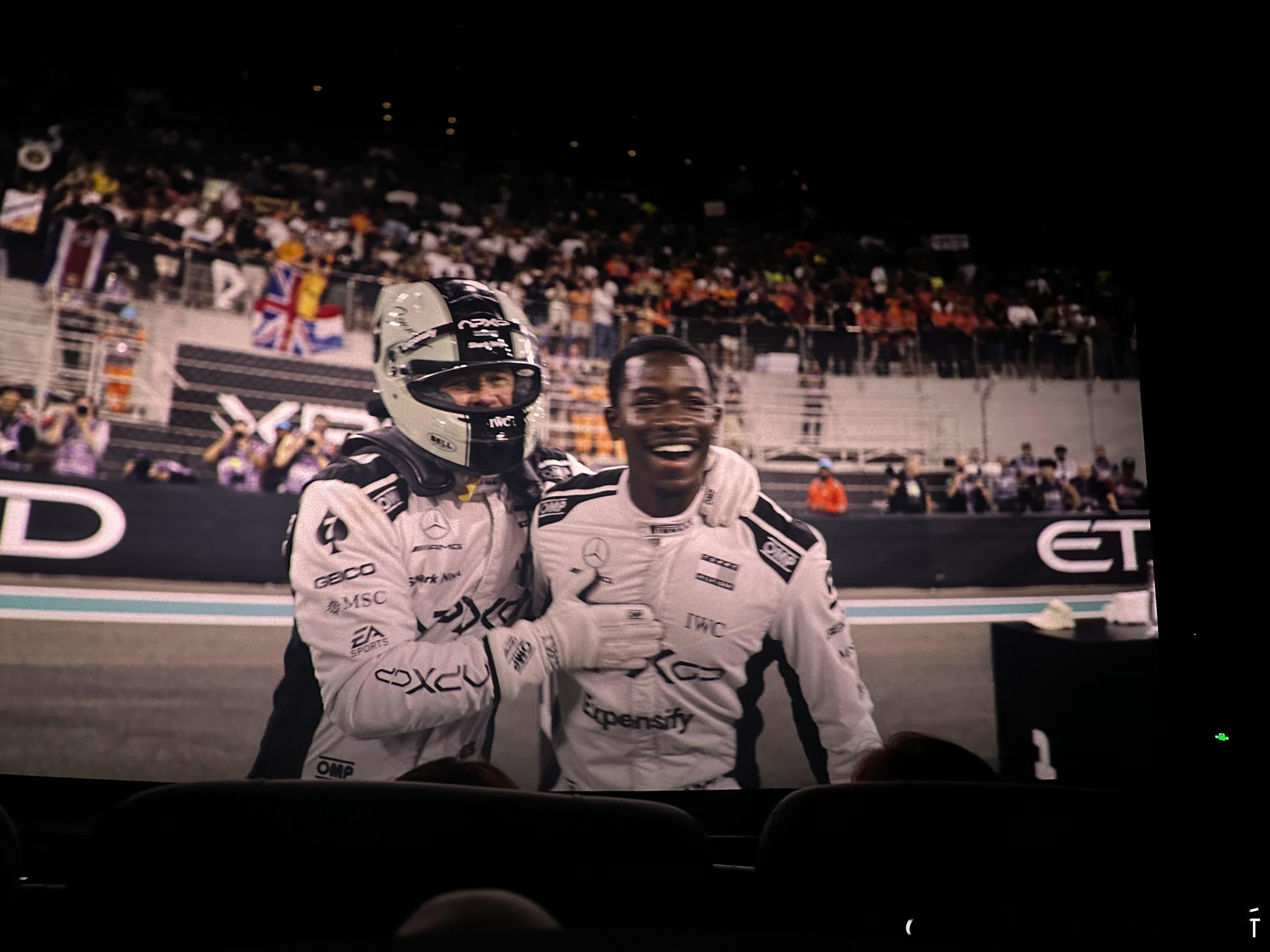 《F1：狂飙飞车》里的专业细节本周编辑部去看了点映，片子信息比较密集，本着尽量不