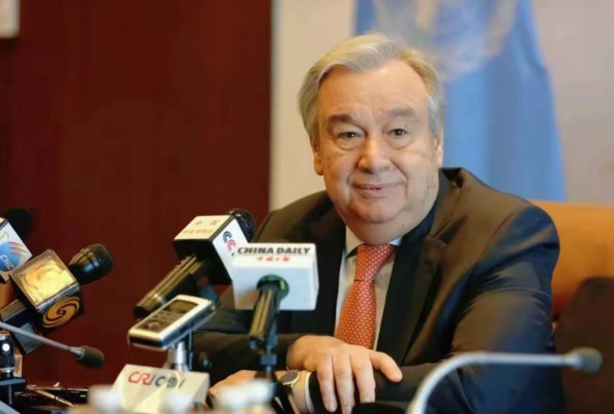 白宫消息：特朗普今天会见联合国秘书长古特雷斯。特朗普对古特雷斯说：“我有时可能不