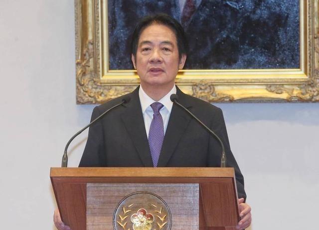 赖清德连夜发表讲话，罕见认错，特朗普不敢吭声，大陆真沉得住气。“大罢免”迎来彻底