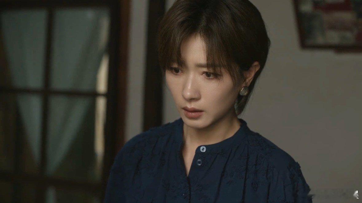 #万茜拍摄母女对峙戏恨得牙痒痒#万茜是一个很有实力的女演员，可以明显的看出来万茜