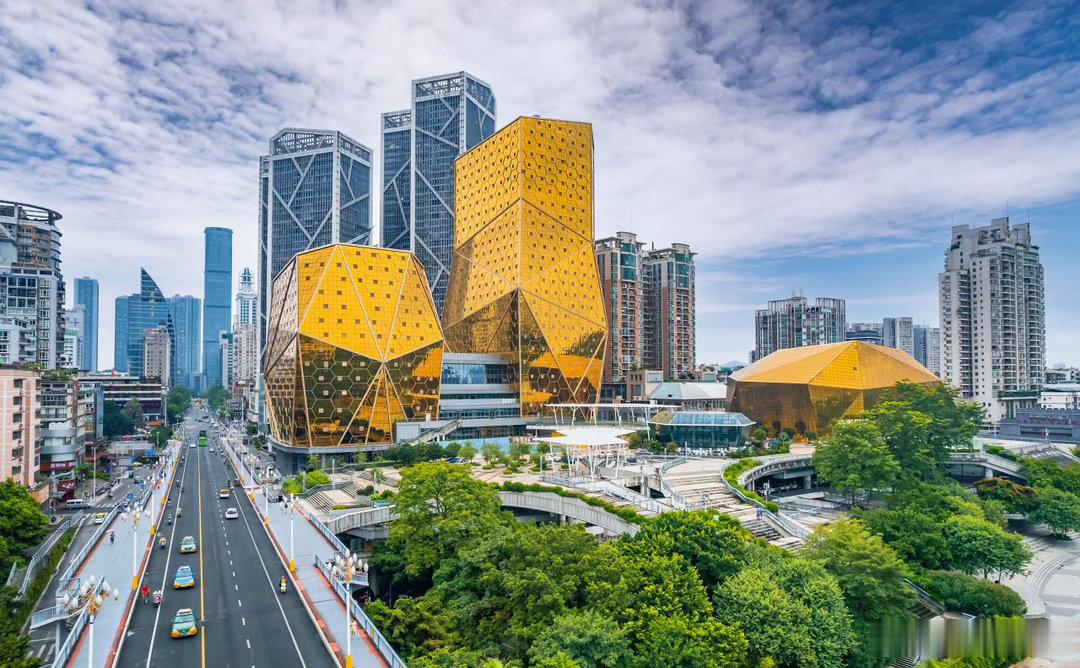 台湾网红馆长到四川泸州看懵了要是很多老外知道像泸州这样，看着像二三线、实际是四线