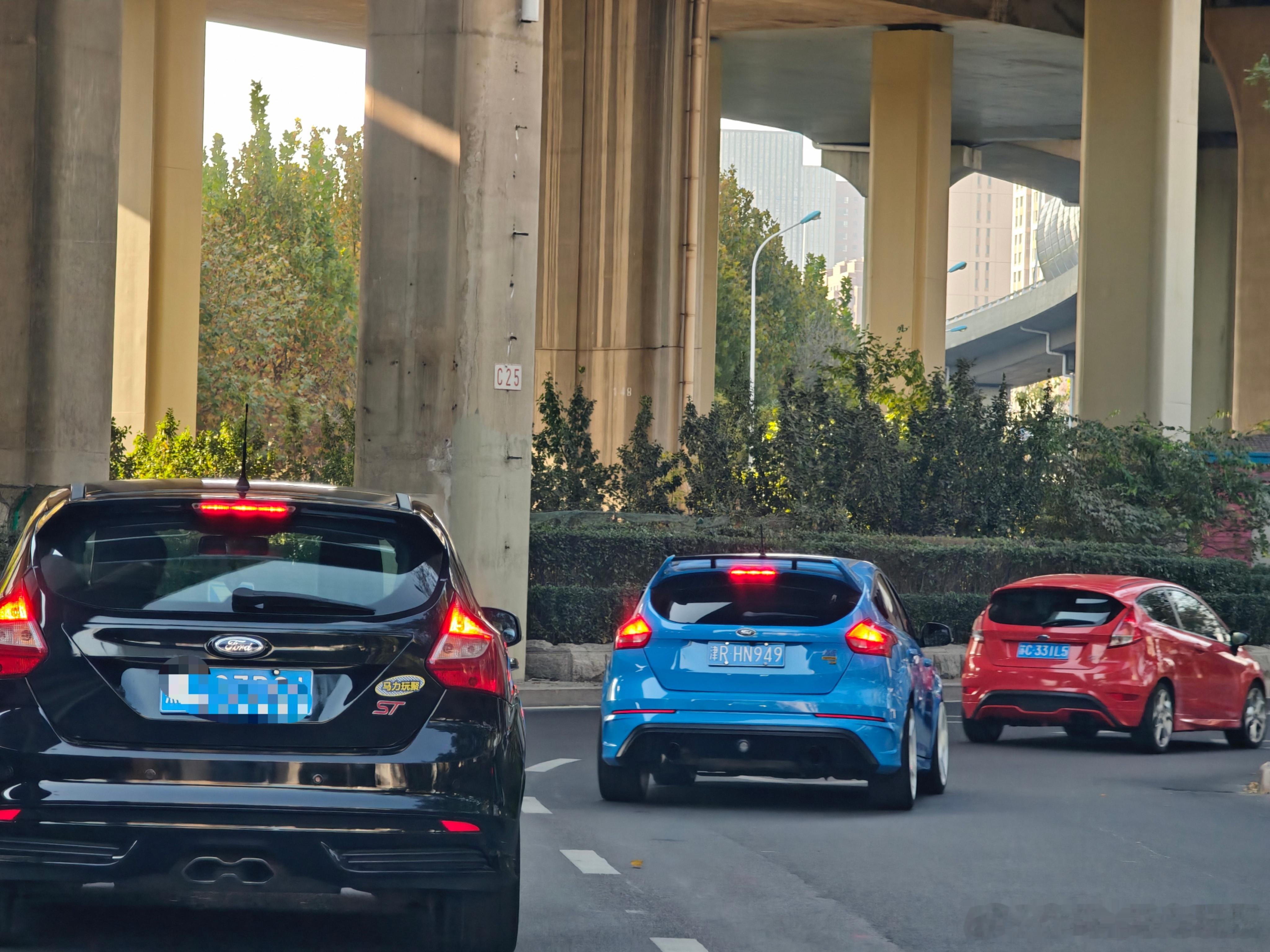 GR Yaris今天店里集体出动，开了RS，福克斯ST，嘉年华ST，翼豹WRX去