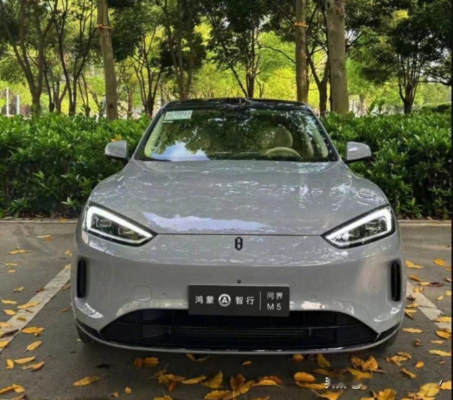 新款问界M5正式上市
新车售价区间24.98-27.98万元。新车的长宽高分别为