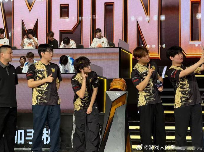天霸夏季赛第六周冠军天霸电子竞技俱乐部获得2026 PEL夏季赛第六周周冠军，这