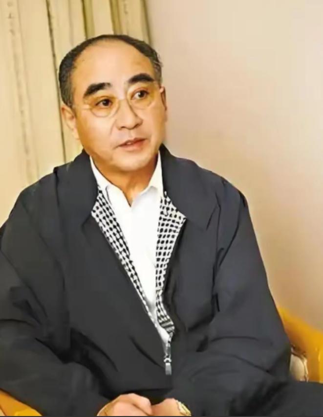1980年，落魄庄则栋食堂打饭，没想到却被掌勺师傅当众质问，结局看哭无数人。
