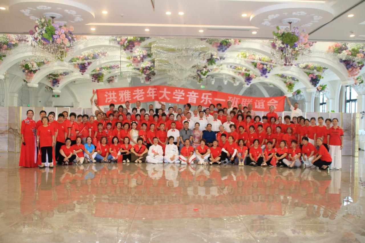 爱舞蹈爱生活的人最可爱 快乐分享 一起打卡小美好 秀出新国风 爱舞蹈爱生活