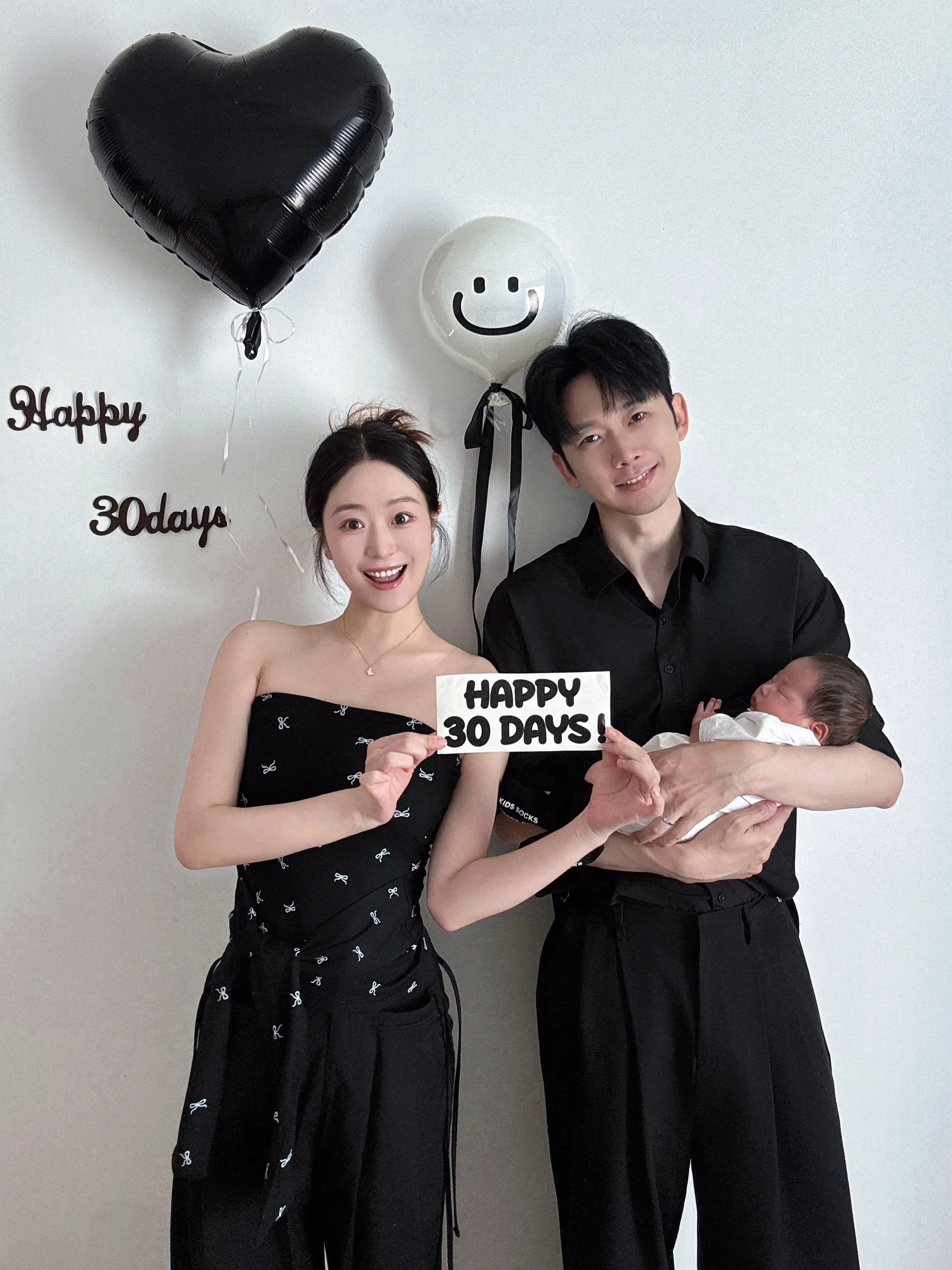 小乐宝满月啦🎈。要做幸福的小孩儿呀～