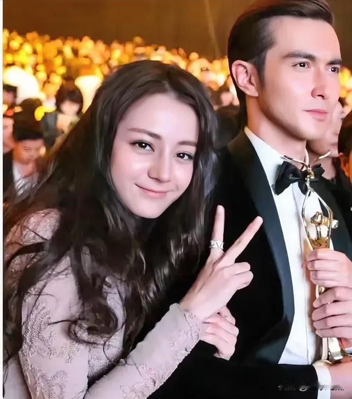 迪丽热巴和高伟光两人的cp感真强！女美男帅！男俊女靓！他们两人在生活中是很好的朋