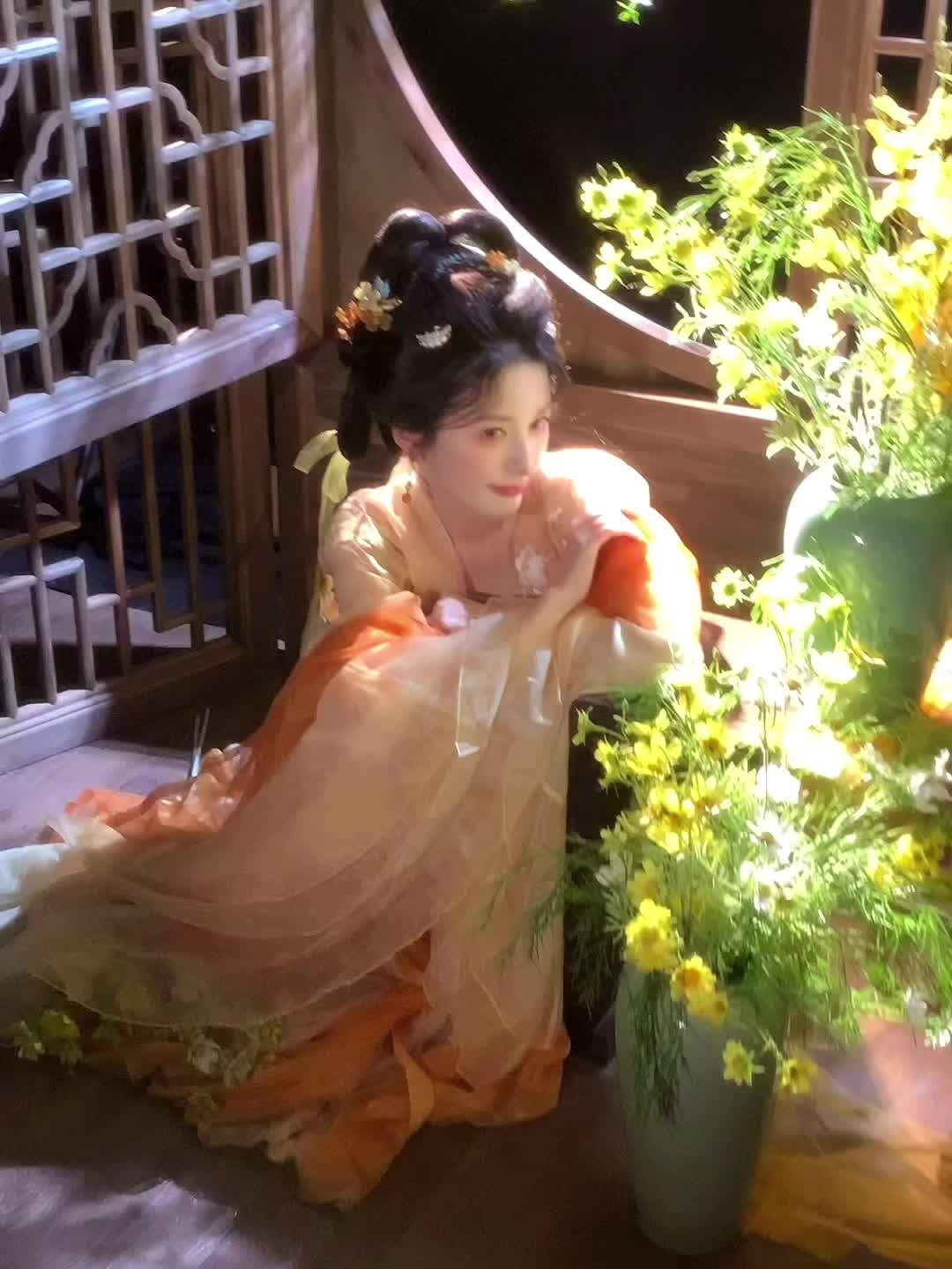 “春之晓 梦不觉 恰似你我当年”