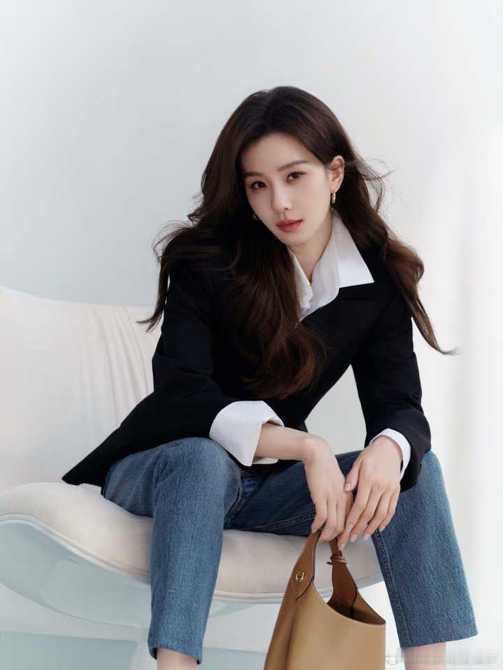 刘诗诗送朴宝剑宝瓶花刘诗诗太有心啦送的礼物好别致很有特色啊 