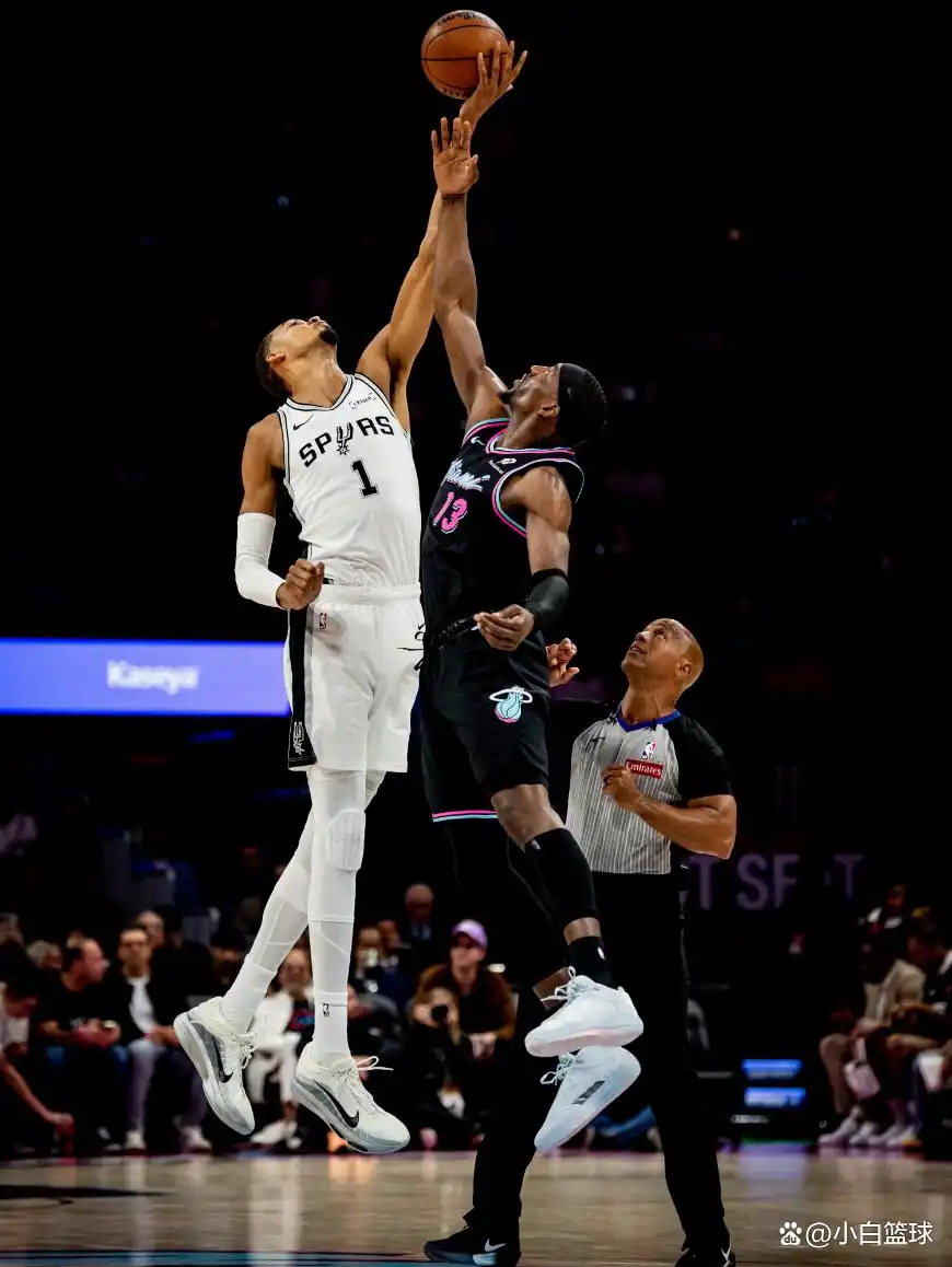 3月24日，NBA常规赛中圣安东尼奥马刺客场以136-111大胜迈阿密热火，豪取