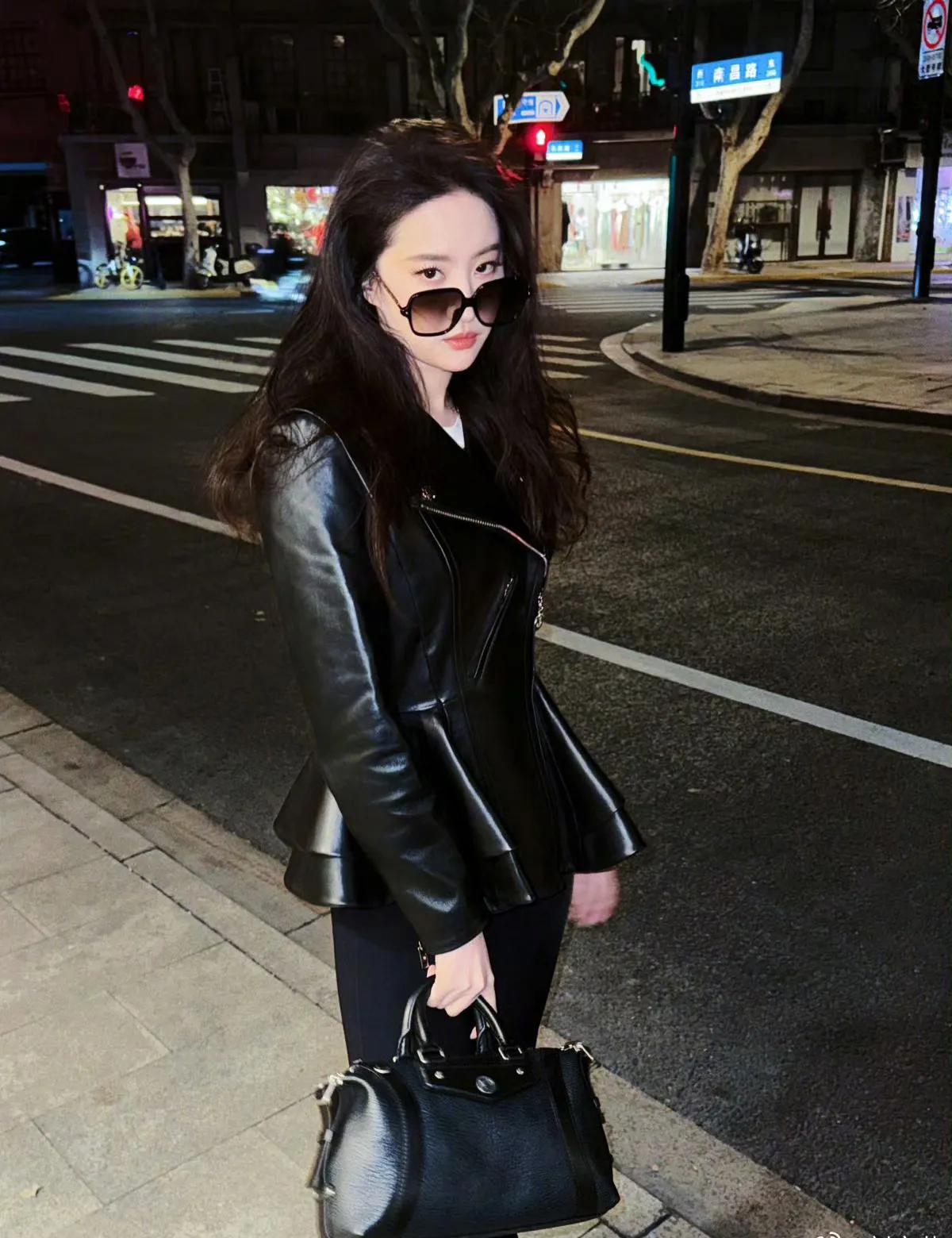 猜猜在哪？都市酷girl 穿搭指南👠👗✨长腿姐姐穿搭