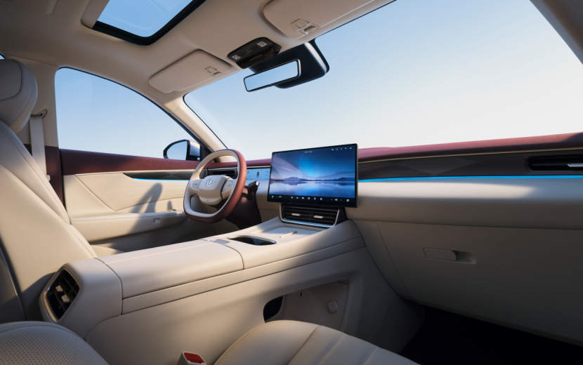 春节选家用车，舒服省心才是真刚需！东风风神 L8 这台 15 万级车，直接把全家