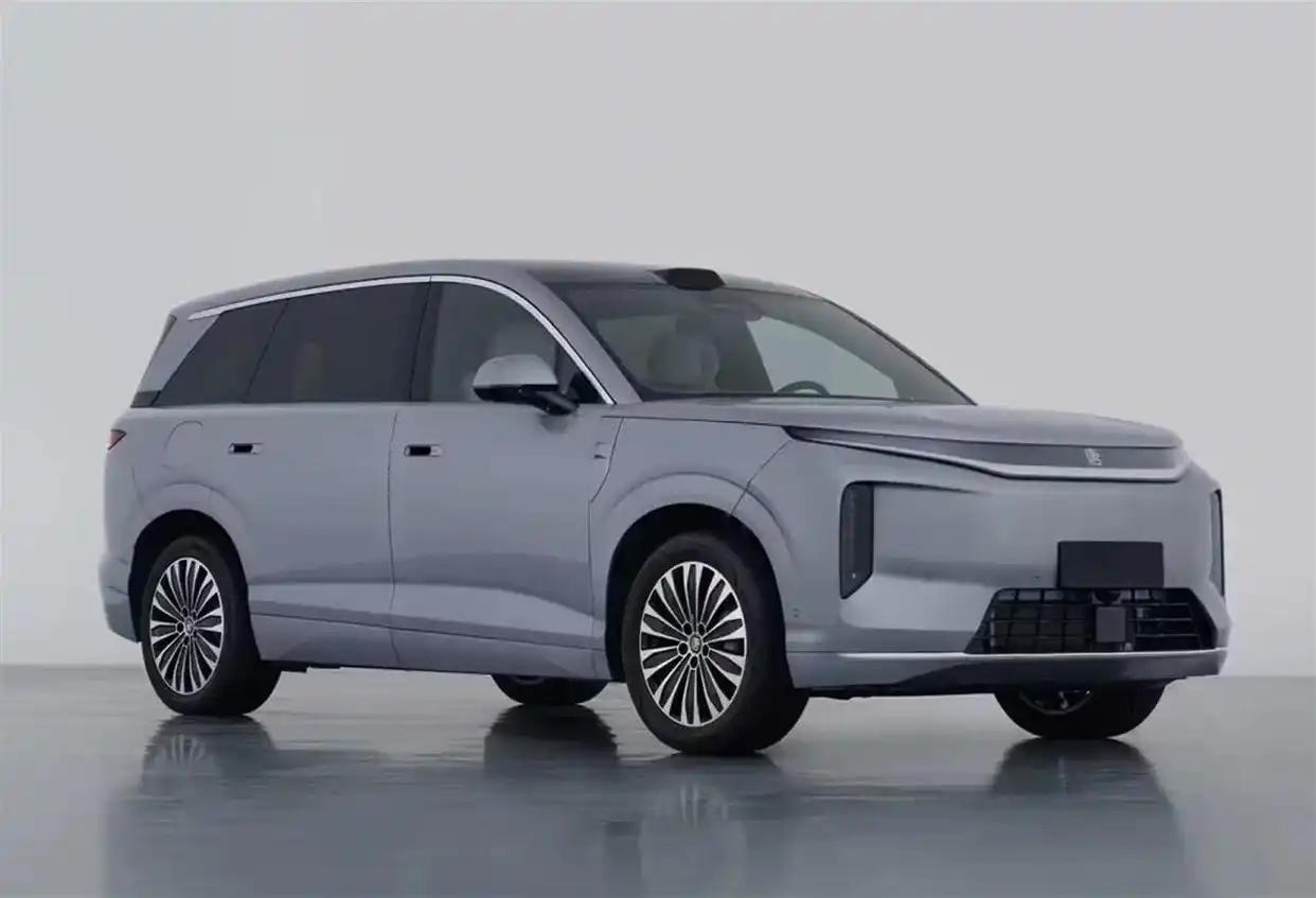 还在为电动车充电慢、续航短发愁？ 比亚迪2026年要彻底改写游戏规则了。 今年，