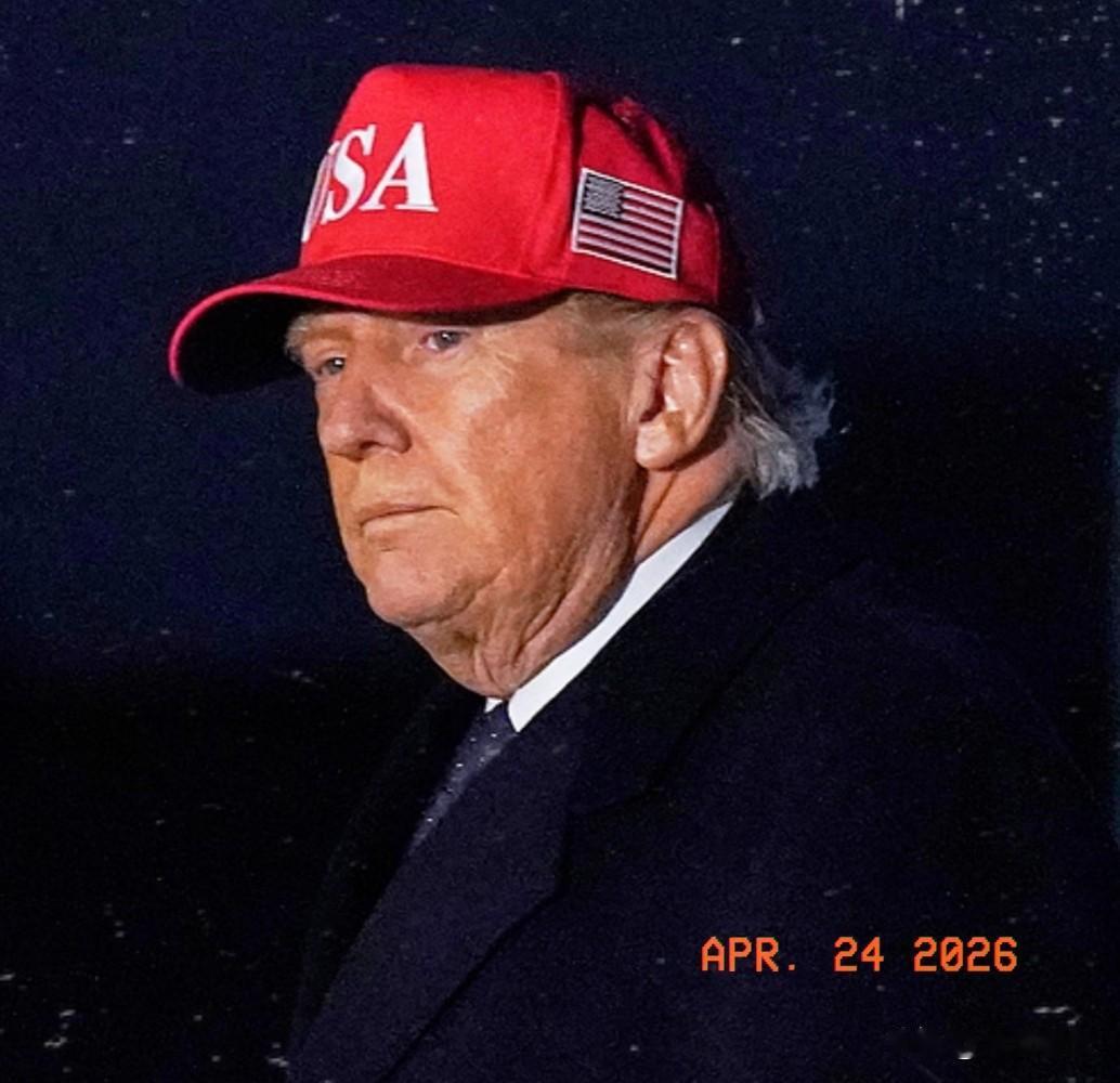 美国人一脚踢到了两块钢板上。
 在拜登时期，表面上看是俄罗斯对乌克兰发起了战争，