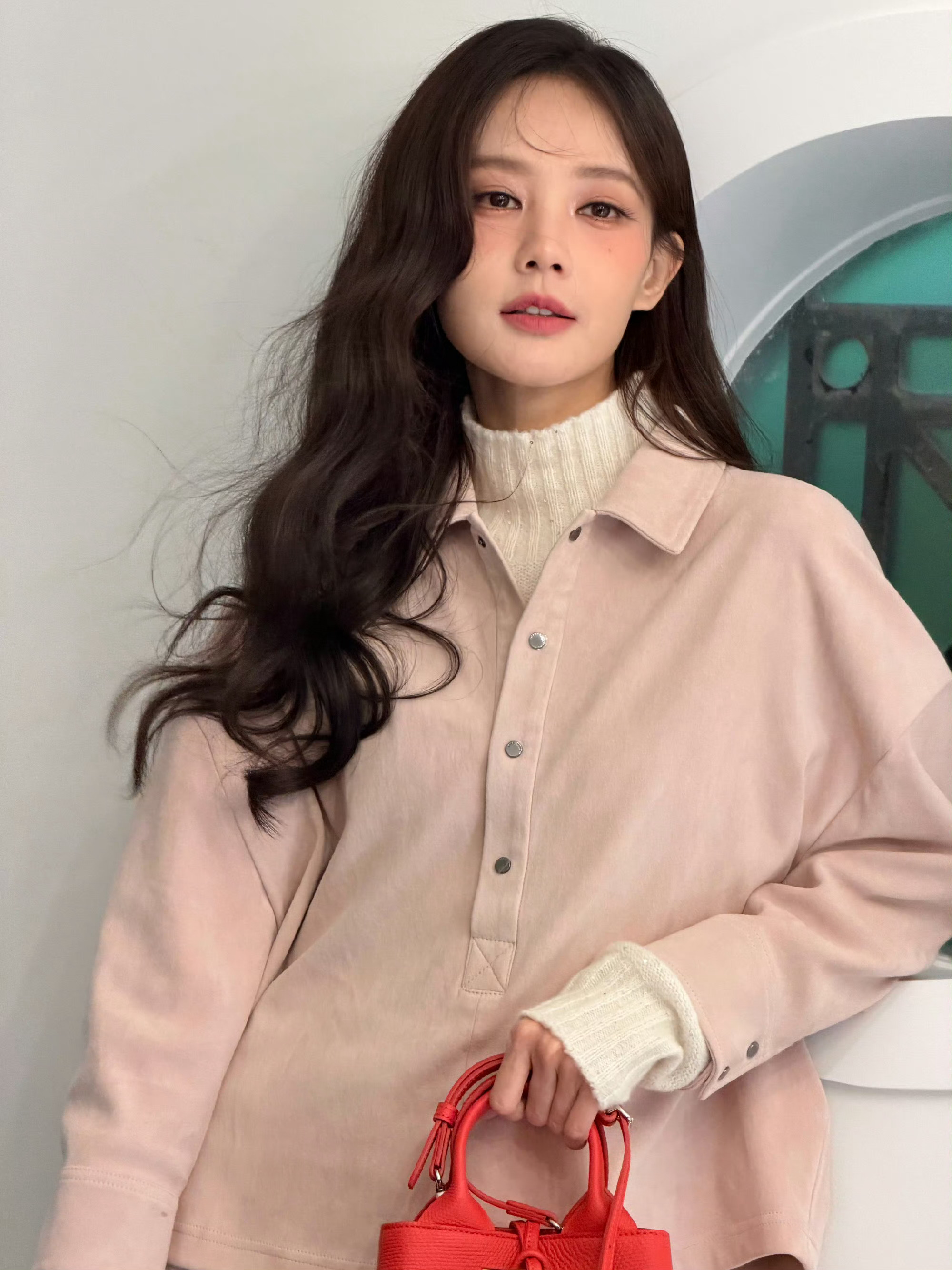 李一桐原相机直出美貌李一桐原相机直出美貌live九宫格，简直美得不像话啊[给你小