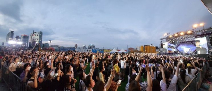 说实话真的很累的演唱会区域... 海外新鲜事 热点现场