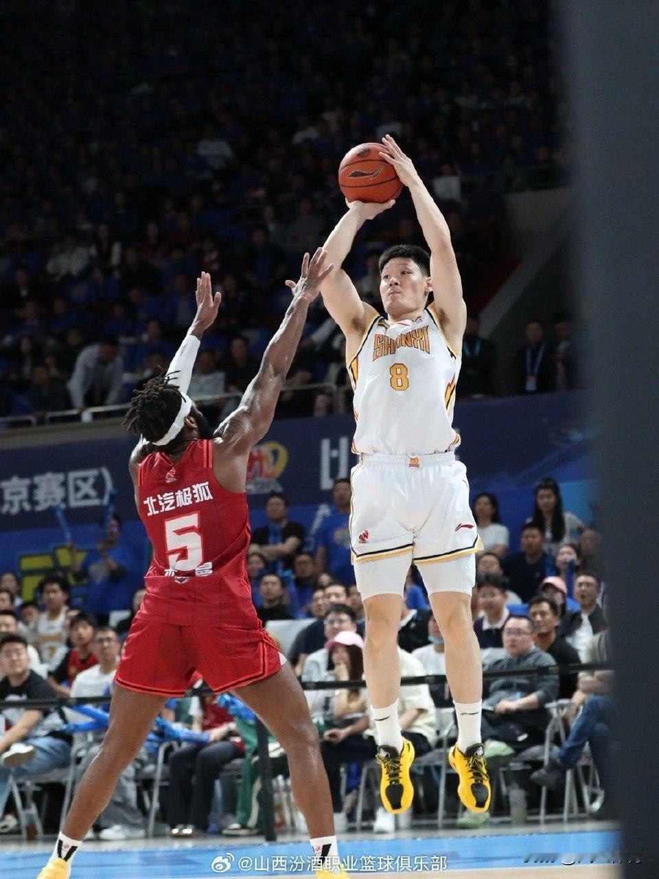 CBA“晋京大战”今晚打响！旧恨未消又添新仇？

今晚19时35分，2025 -