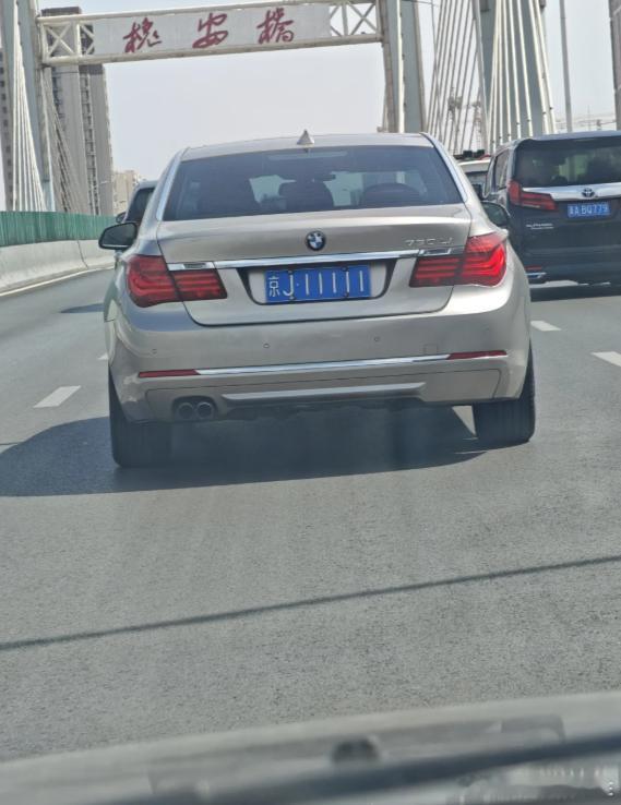 惊现！这牌子得比车贵吧？ ​​​