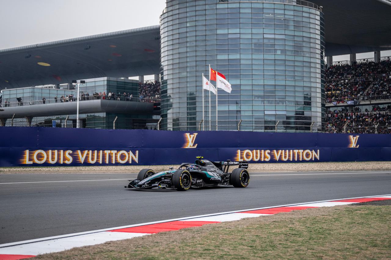 💬F1放在上海，我觉得有种特别对味的感觉。赛道够经典，城市气质也够国际化，拍出