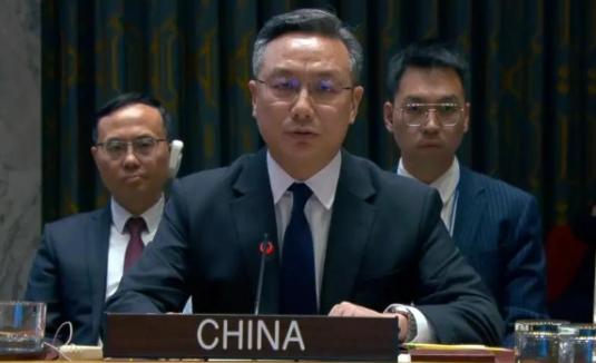 不留情面，当众点名！
 
中国硬刚美国催缴欠款，当着 190 多国代表的面，直言