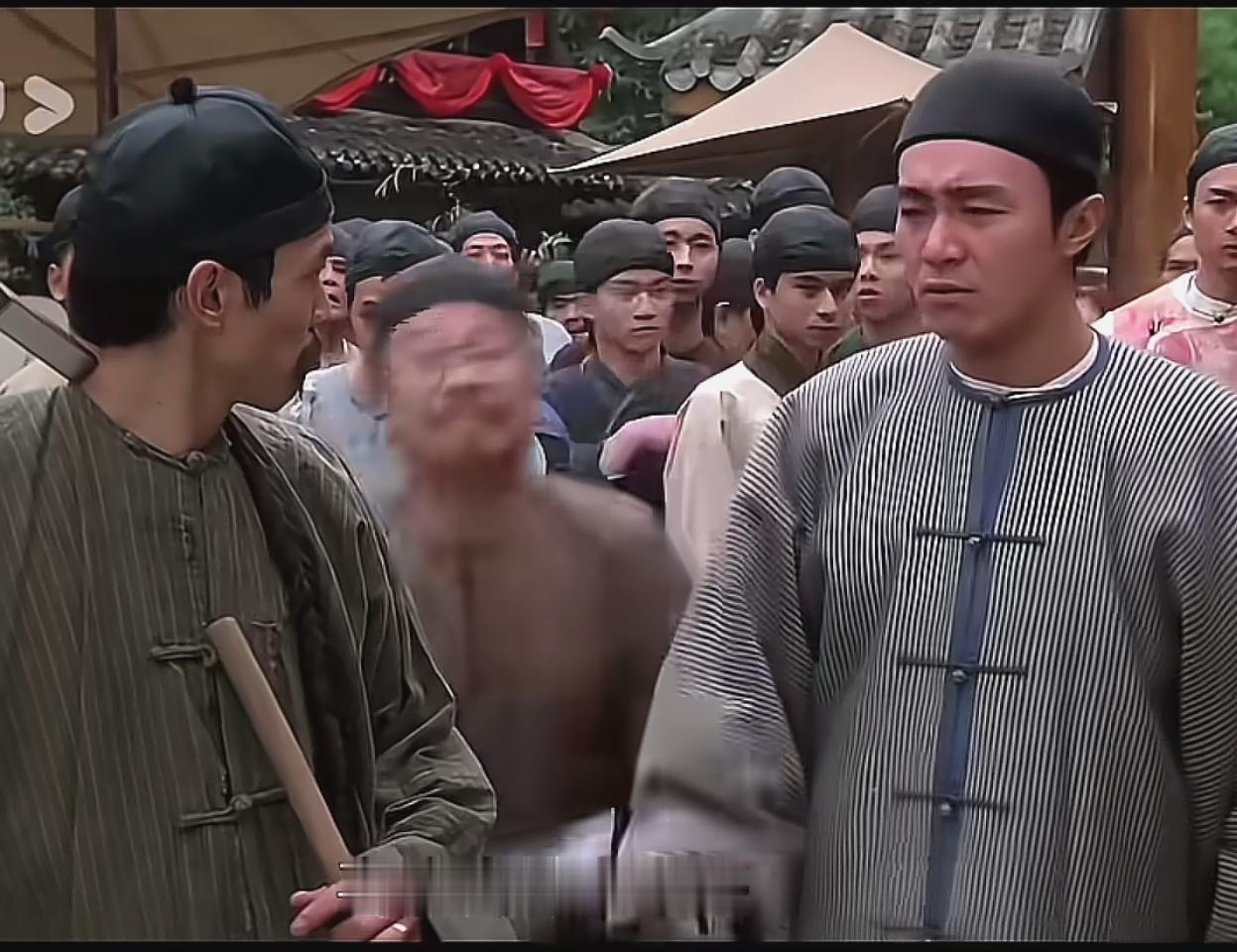 看了网上的各种片段
觉得功夫女足就是改过名字的少林足球的弱化版
比如好多镜头
比