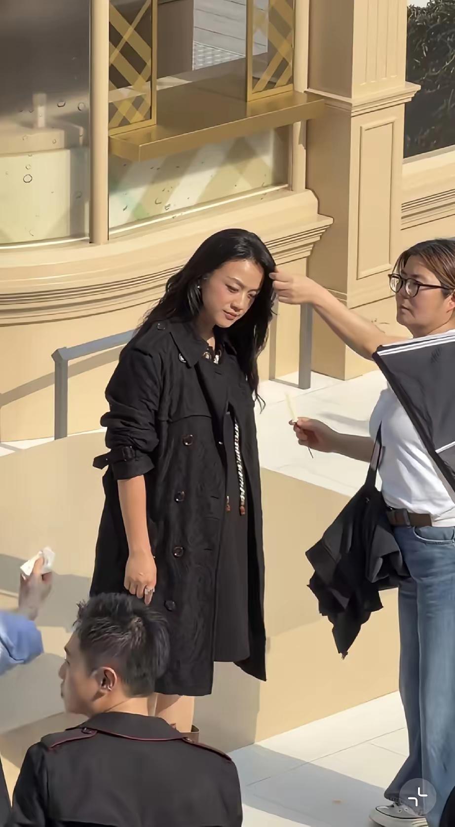 汤唯怀二胎了。

一直想不明白的是，好好的她为何要嫁给韩国人呢？

难道中国的优