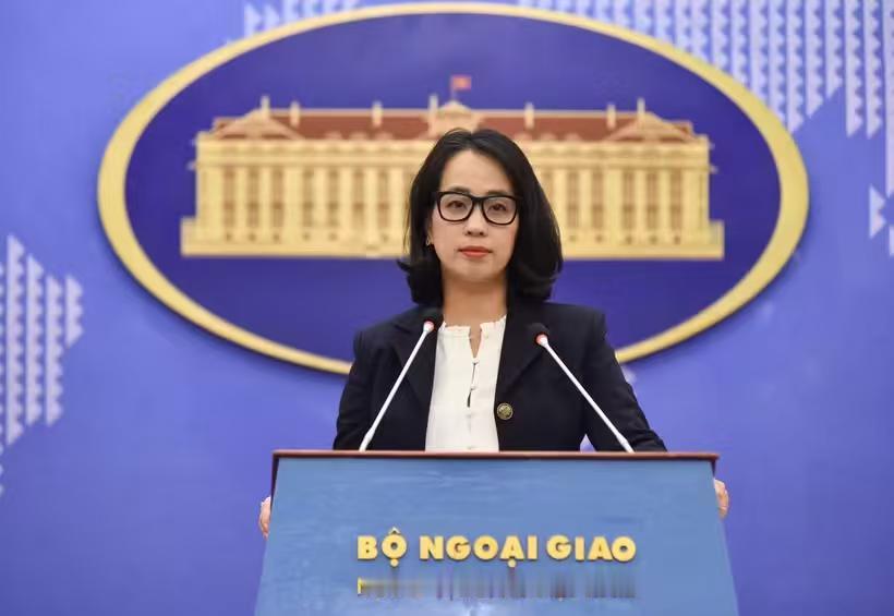 感谢国际友人！越南外交部发言人范秋姮向媒体提供关于“魁元18”号船越南船员搜救工