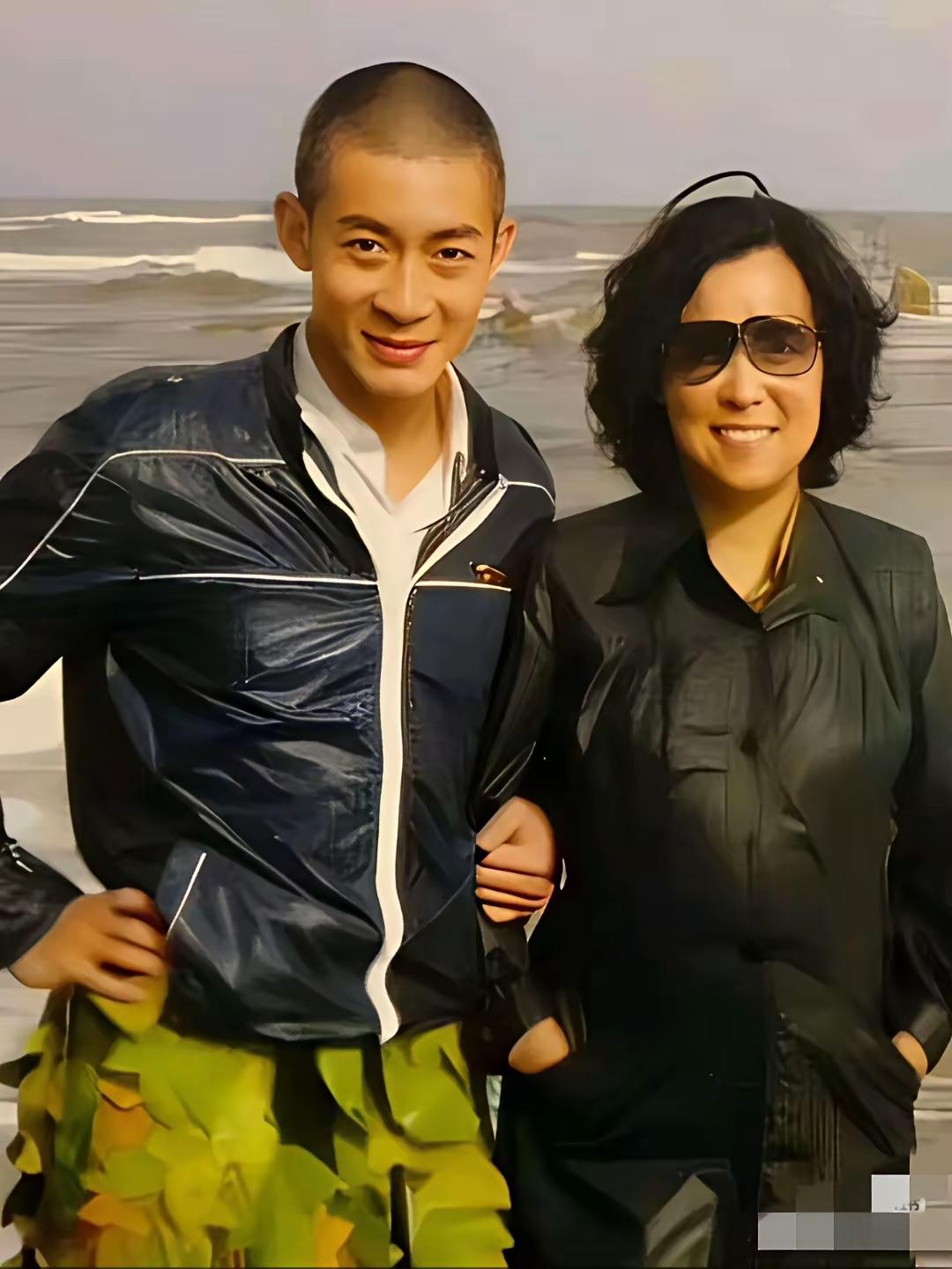 40岁以上的都认识这二位吧