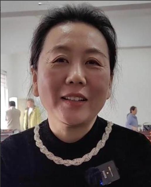 张洪章的姐姐说
我弟弟完成太空任务平安回来，我打心底里为他感到骄傲。
张洪章以前