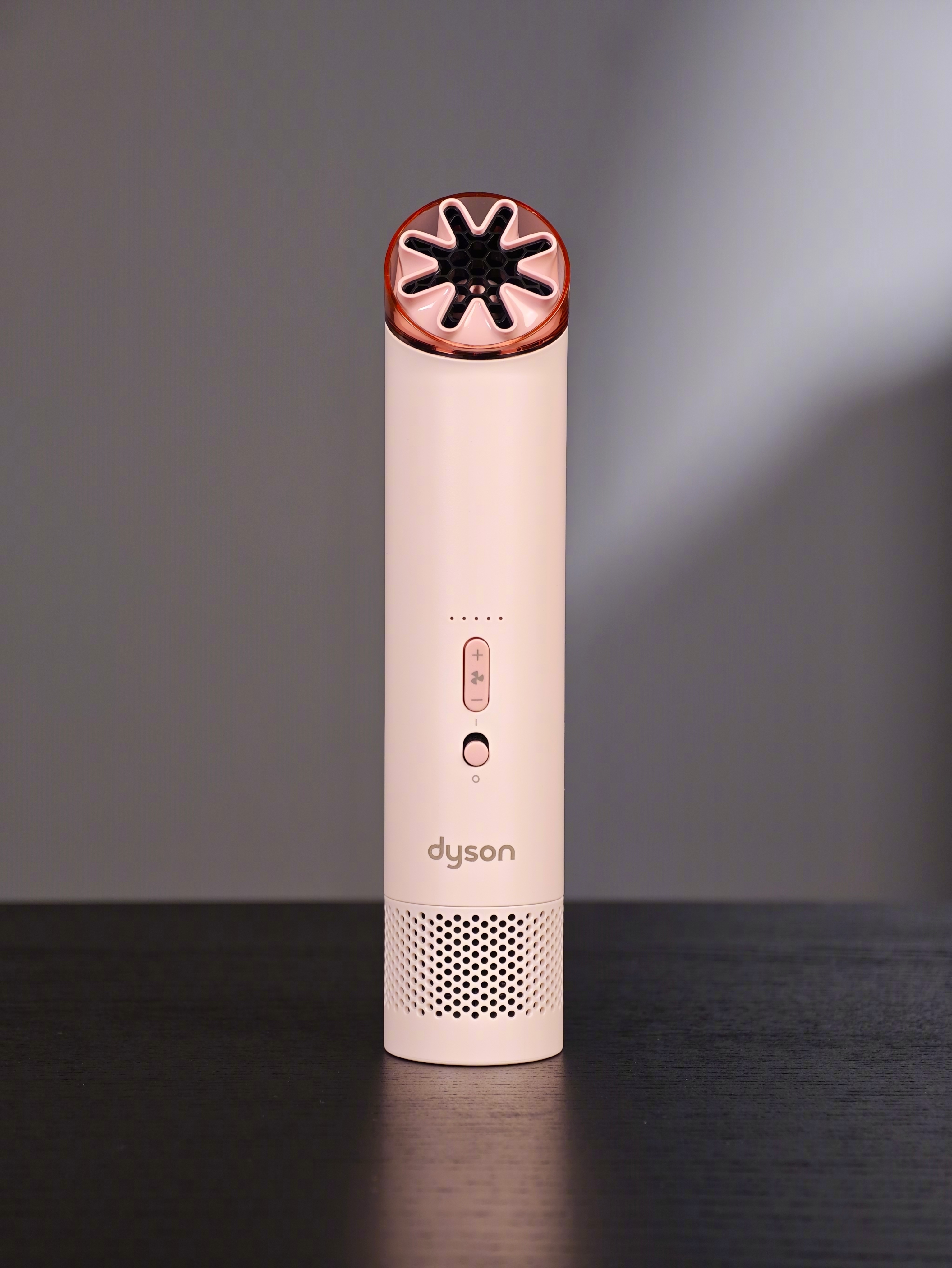 俊明体验｜799元的戴森迷你酷风扇，到底值不值？前几天收到戴森的手持小风扇Hus
