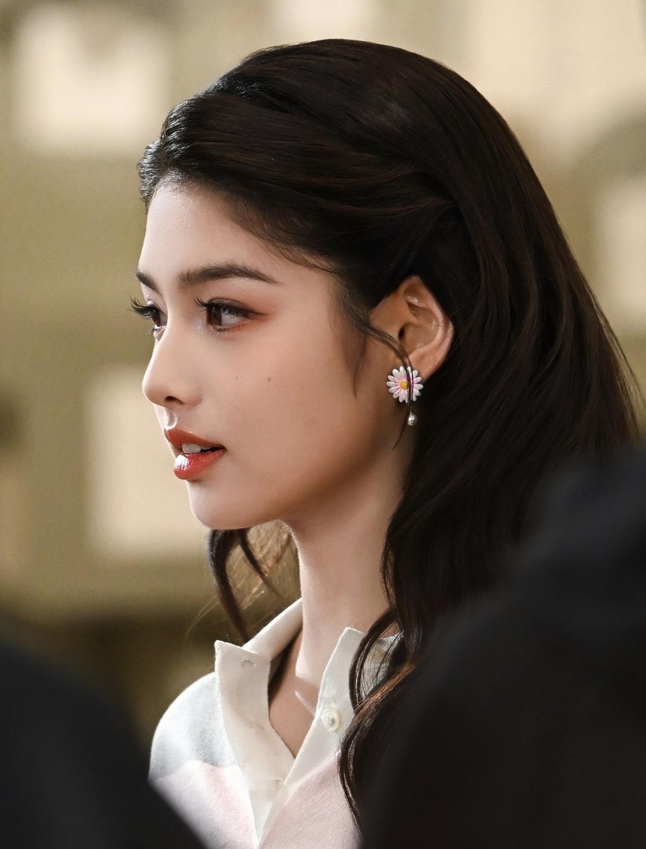 原来艾米叫陈艾米，我一直以为她姓艾，怎么陈鲁豫陈文淇大家都默认隐去陈了哈哈哈艾米