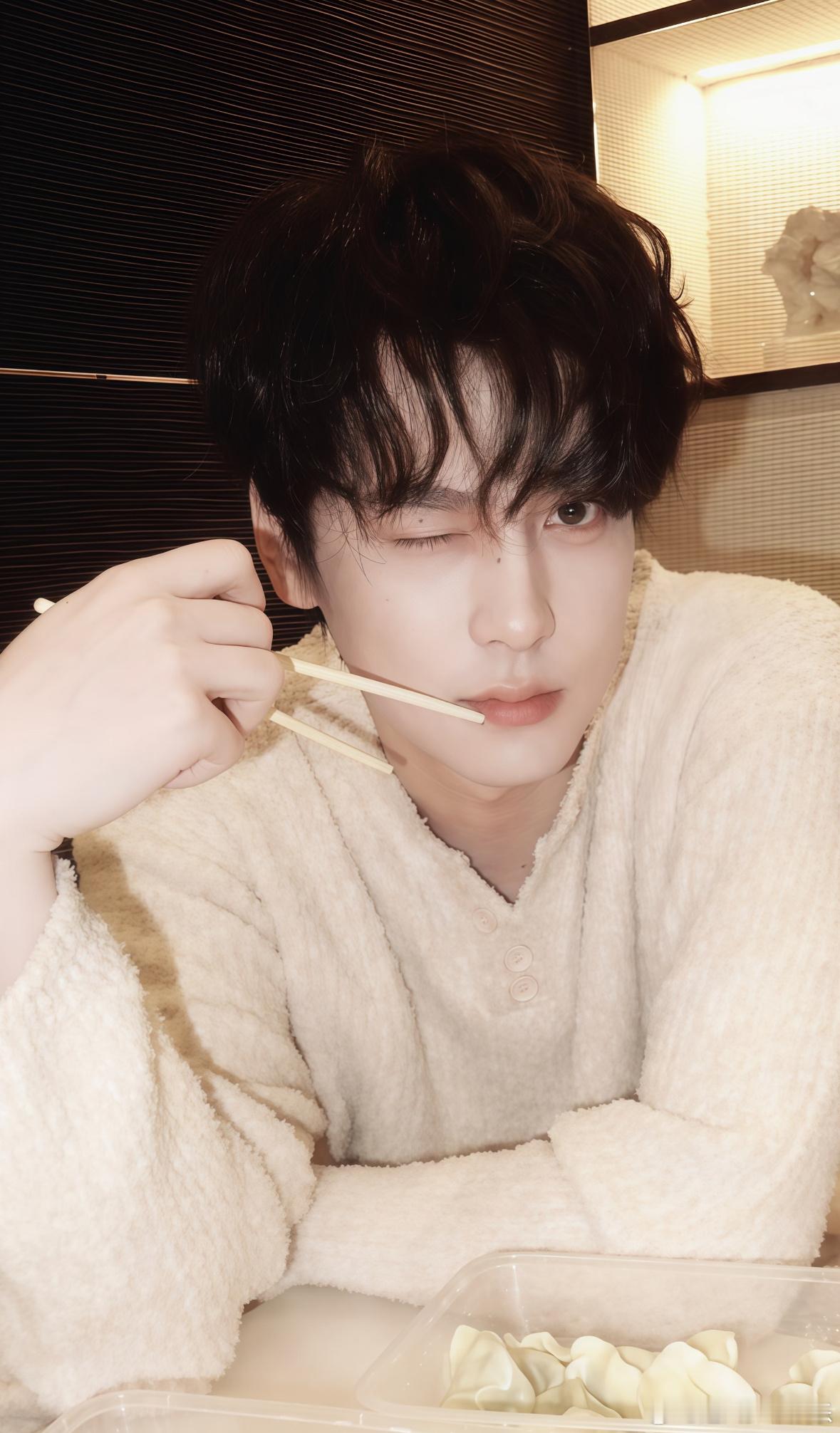 田栩宁妆造daddy开口baby 家人们快来看！田栩宁这次的妆造是daddy本爹