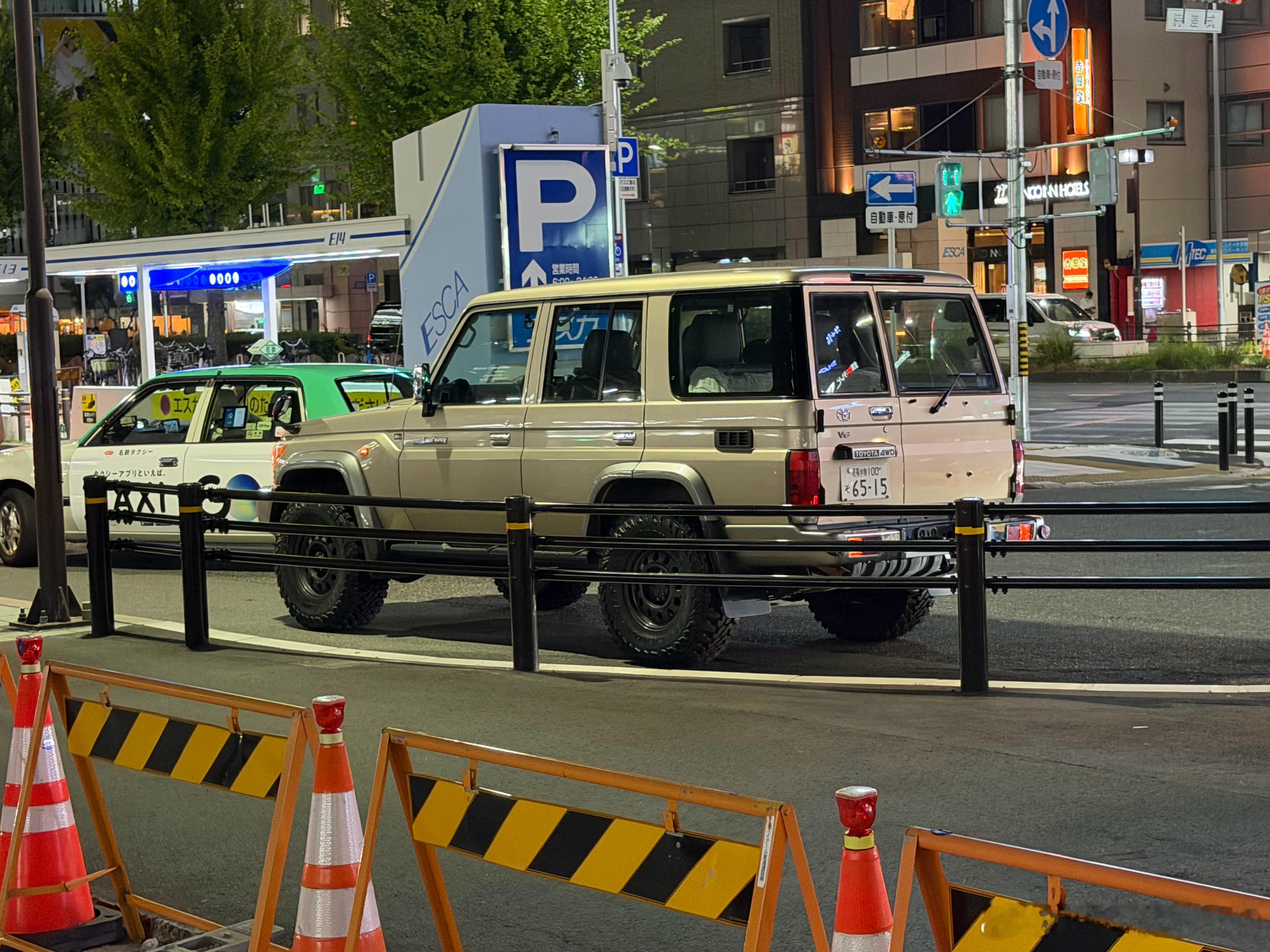 LC76在日本街头。凯文聊车 ​​​