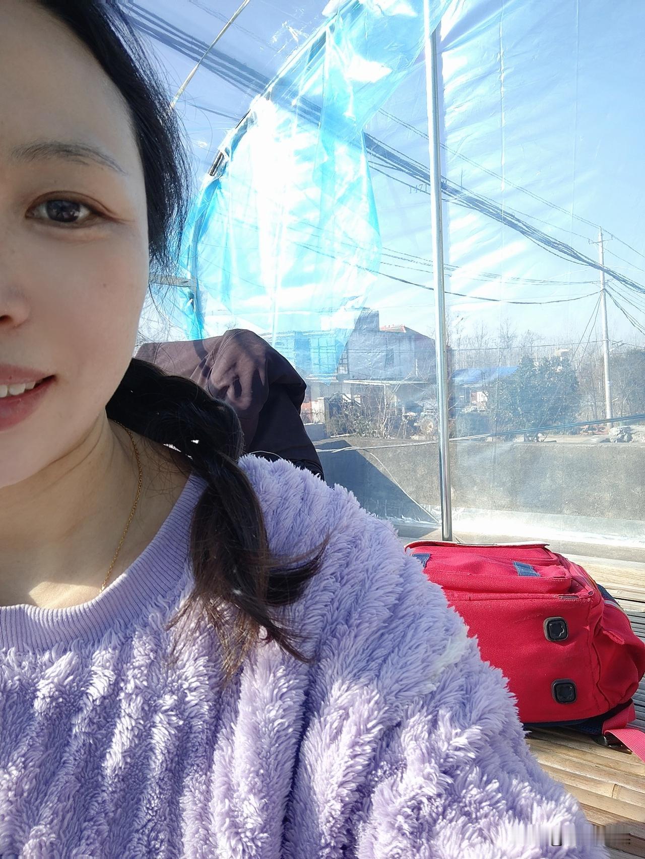 今天有点热[呲牙]怕冷的你们可以搞起来……
    请忽略背后的眼神[捂脸]