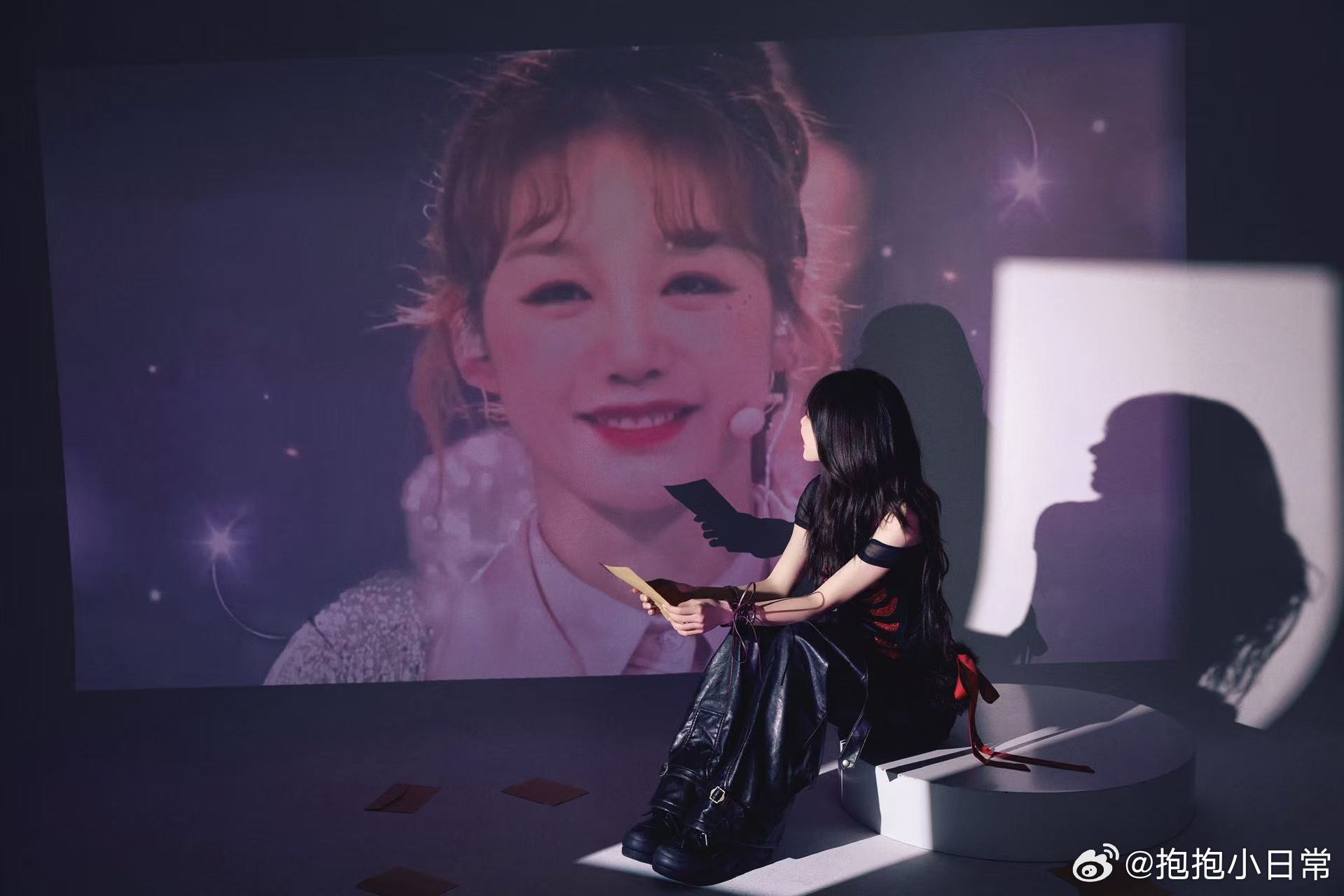 徐梦洁和无数个自己重逢徐梦洁找到了逆转时间的公式 这么多年看着徐梦洁一步步成长，